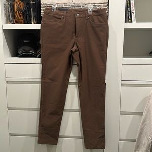 Lululemon MEN’s brown pant